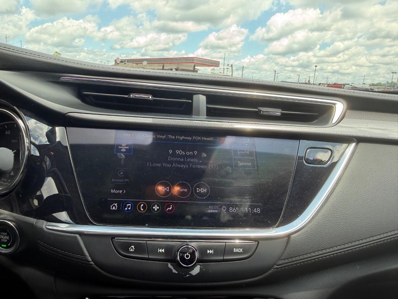 Buick Encore GX Vehicle Full-screen Gallery Image 13