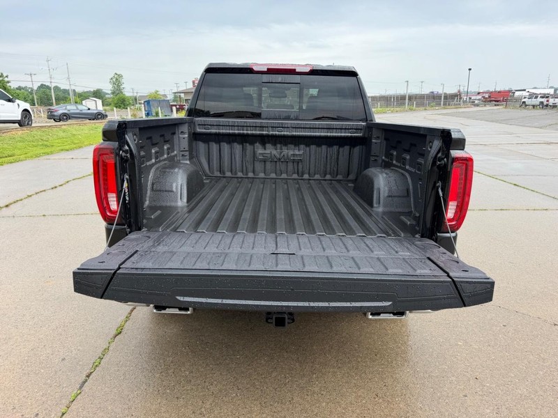 GMC Sierra 1500 Vehicle Full-screen Gallery Image 5