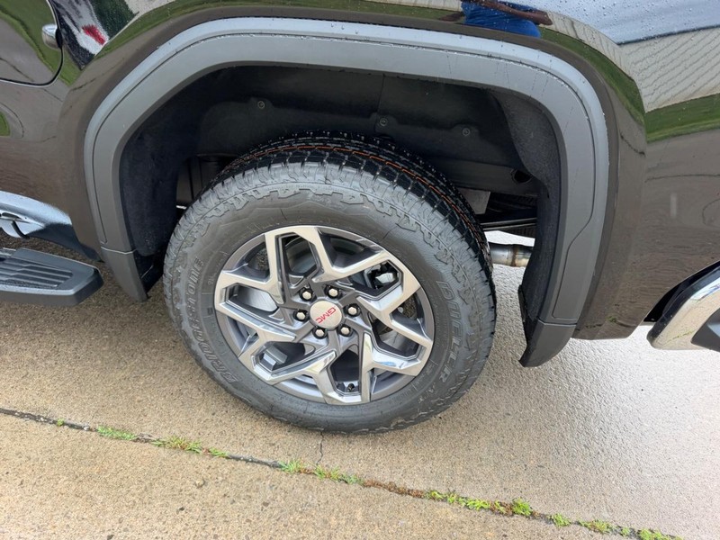 GMC Sierra 1500 Vehicle Full-screen Gallery Image 6