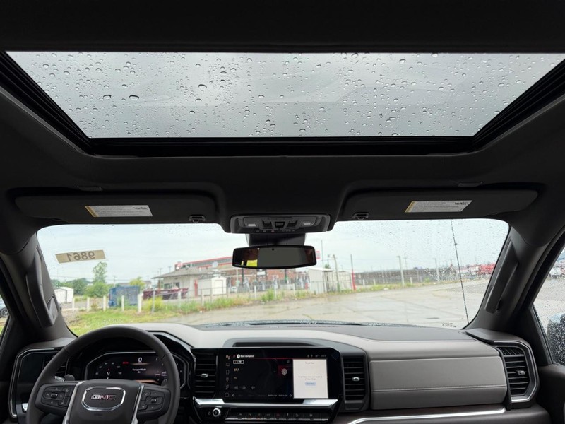 GMC Sierra 1500 Vehicle Full-screen Gallery Image 8