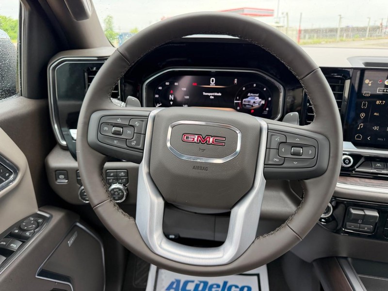 GMC Sierra 1500 Vehicle Full-screen Gallery Image 10
