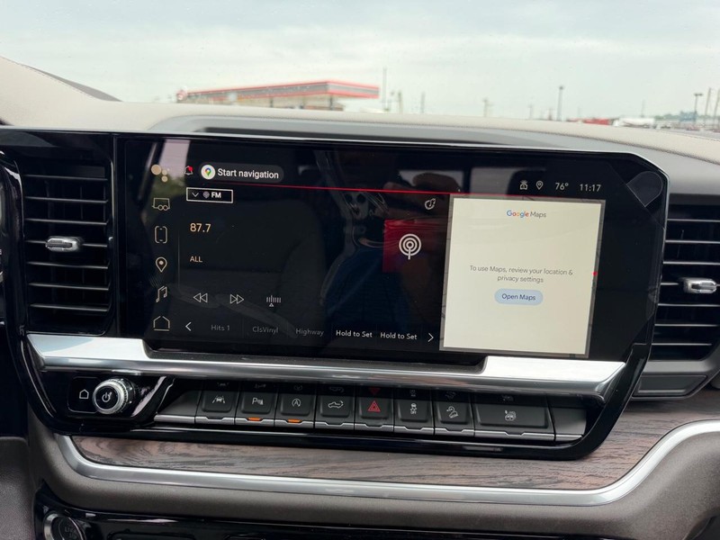 GMC Sierra 1500 Vehicle Full-screen Gallery Image 13
