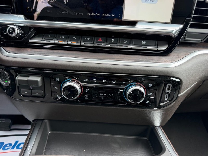 GMC Sierra 1500 Vehicle Full-screen Gallery Image 14
