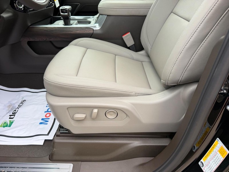 GMC Sierra 1500 Vehicle Full-screen Gallery Image 19