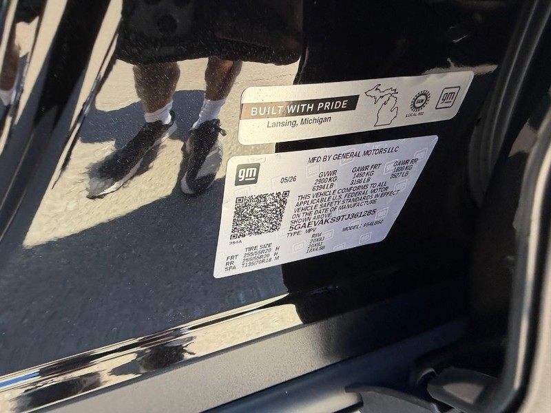 Buick Enclave Vehicle Full-screen Gallery Image 22