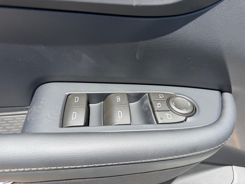 Buick Enclave Vehicle Full-screen Gallery Image 19