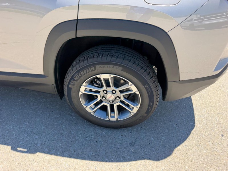 GMC Terrain Vehicle Full-screen Gallery Image 6