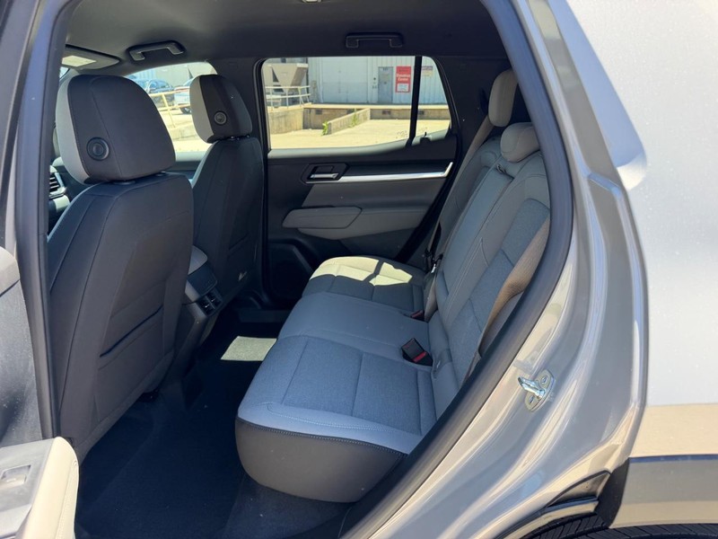 GMC Terrain Vehicle Full-screen Gallery Image 7