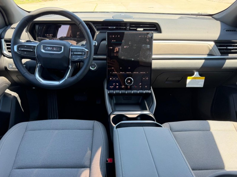 GMC Terrain Vehicle Full-screen Gallery Image 8