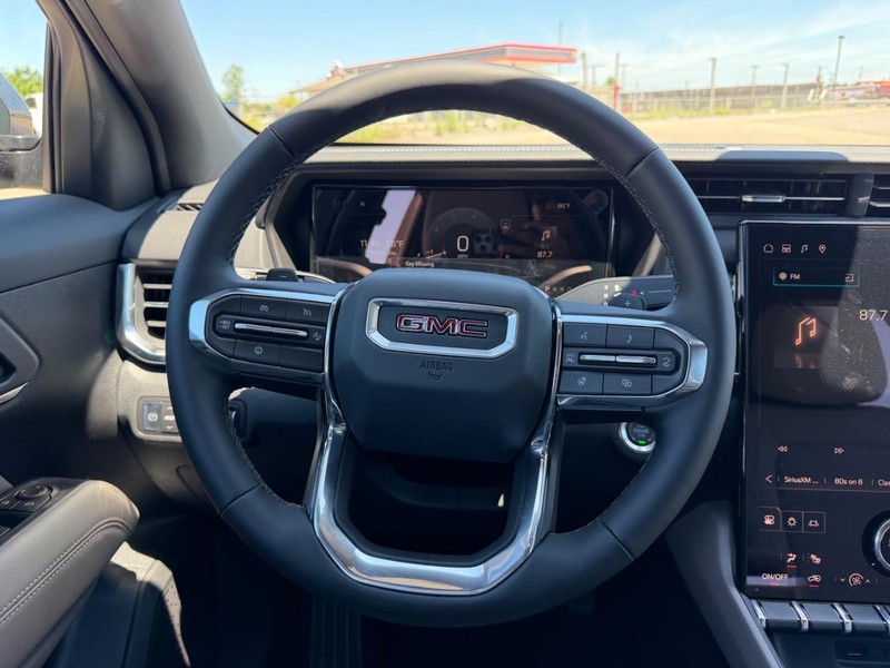 GMC Terrain Vehicle Full-screen Gallery Image 9