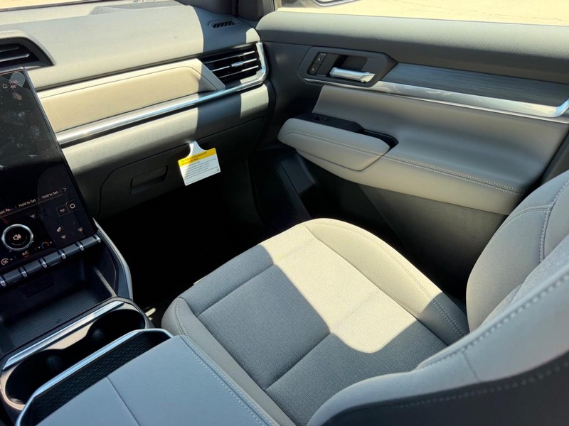 GMC Terrain Vehicle Full-screen Gallery Image 15