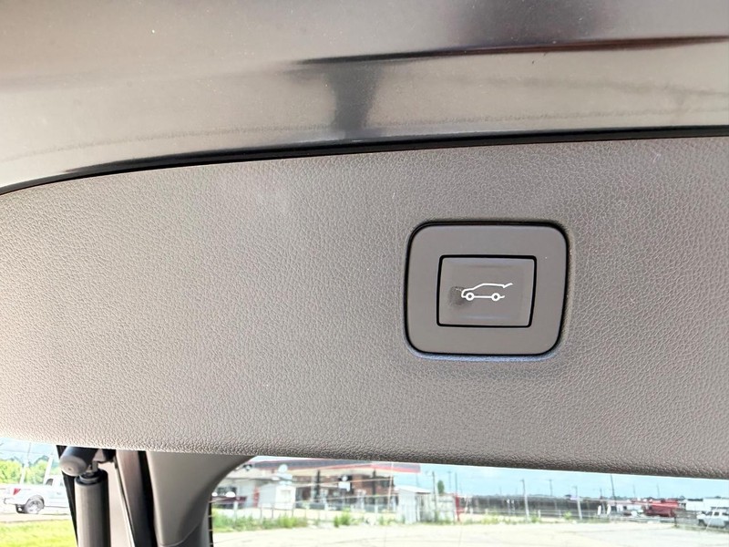 Buick Envista Vehicle Full-screen Gallery Image 6
