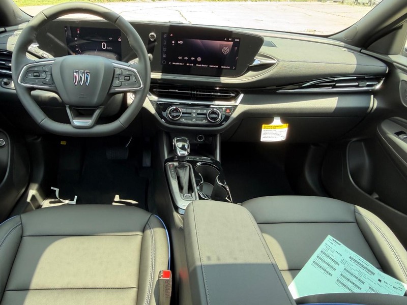Buick Envista Vehicle Full-screen Gallery Image 10