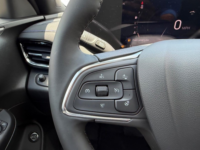 Buick Envista Vehicle Full-screen Gallery Image 12