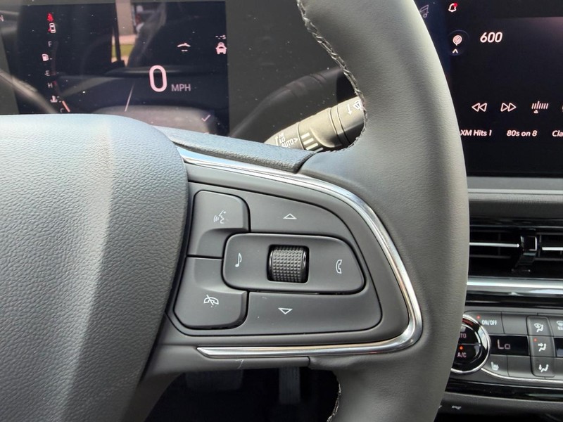 Buick Envista Vehicle Full-screen Gallery Image 13