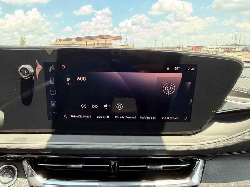Buick Envista Vehicle Full-screen Gallery Image 14