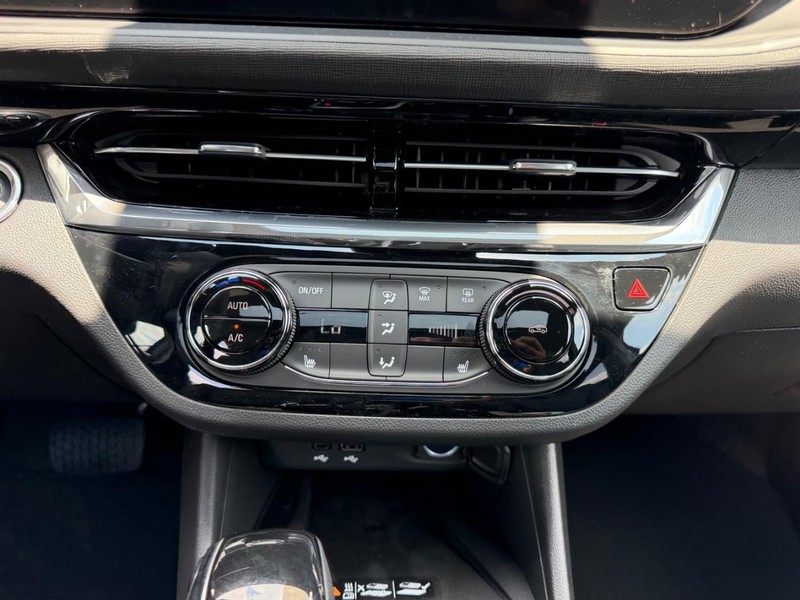 Buick Envista Vehicle Full-screen Gallery Image 15