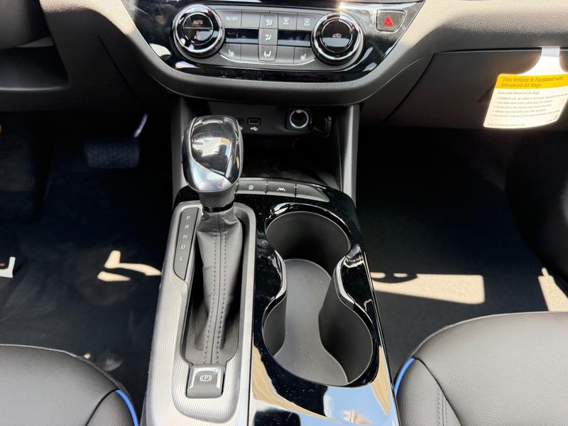 Buick Envista Vehicle Full-screen Gallery Image 16