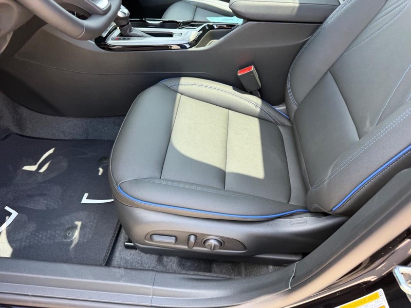 Buick Envista Vehicle Full-screen Gallery Image 19
