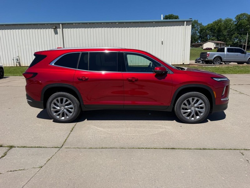 Buick Enclave Vehicle Full-screen Gallery Image 2