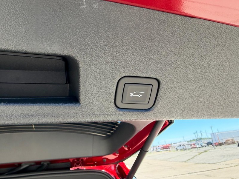 Buick Enclave Vehicle Full-screen Gallery Image 6