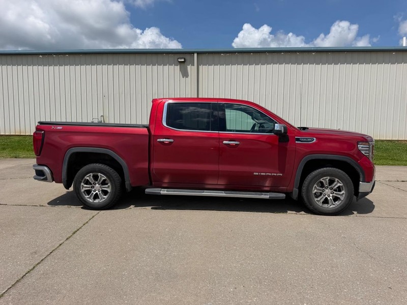 GMC Sierra 1500 Vehicle Full-screen Gallery Image 2