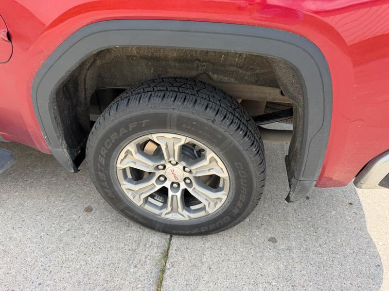 GMC Sierra 1500 Vehicle Full-screen Gallery Image 7