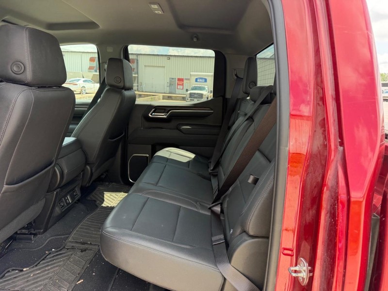 GMC Sierra 1500 Vehicle Full-screen Gallery Image 8