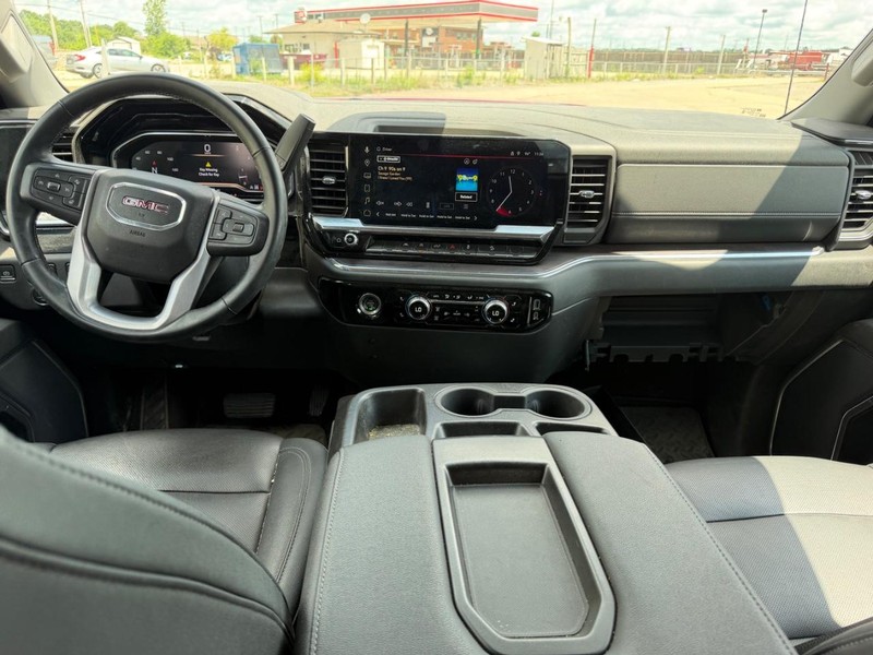 GMC Sierra 1500 Vehicle Full-screen Gallery Image 9