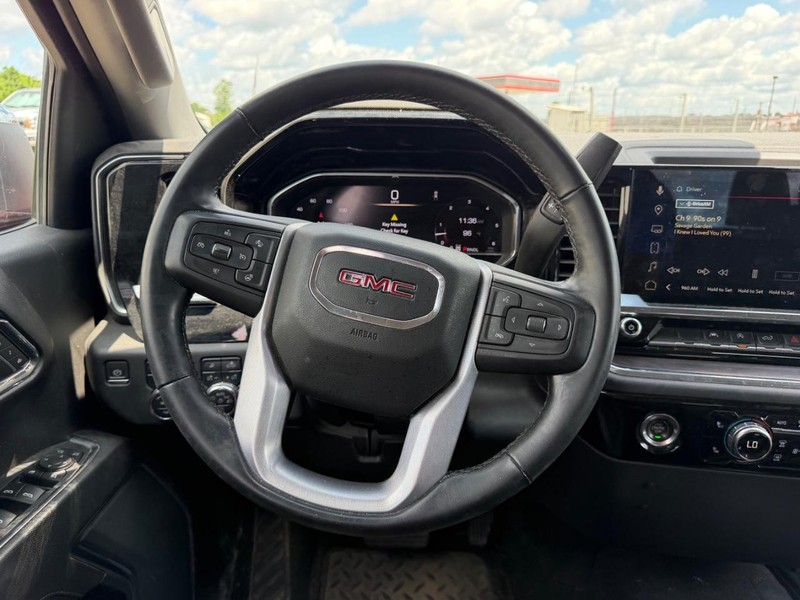 GMC Sierra 1500 Vehicle Full-screen Gallery Image 10
