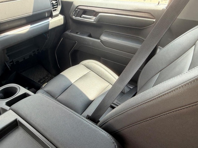 GMC Sierra 1500 Vehicle Full-screen Gallery Image 15