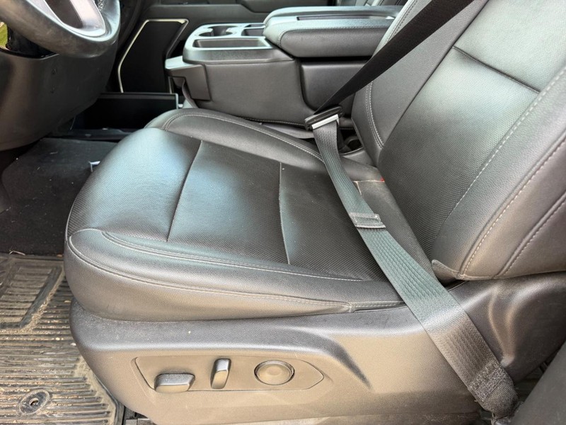 GMC Sierra 1500 Vehicle Full-screen Gallery Image 18