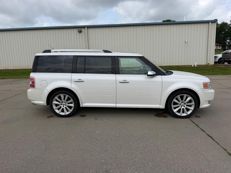 Ford Flex Vehicle Full-screen Gallery Image 2