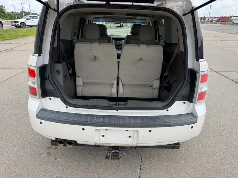 Ford Flex Vehicle Full-screen Gallery Image 5