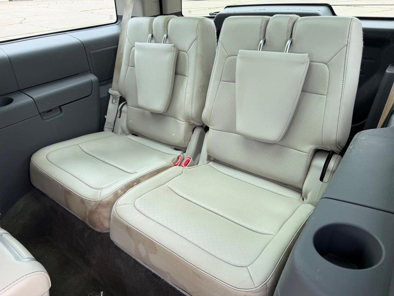 Ford Flex Vehicle Full-screen Gallery Image 8