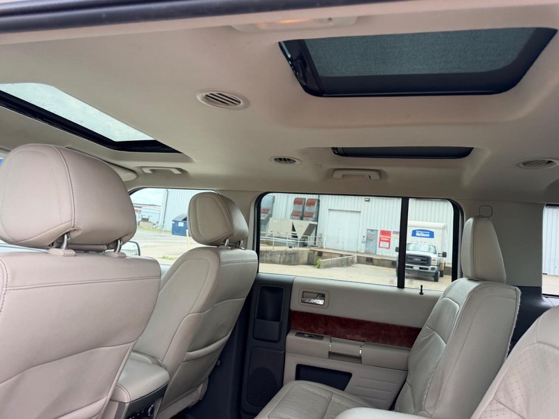 Ford Flex Vehicle Full-screen Gallery Image 10
