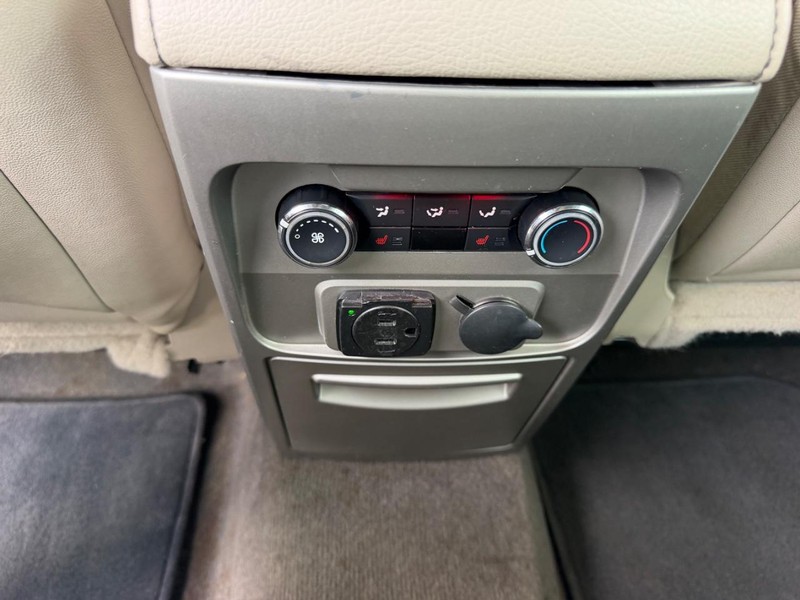 Ford Flex Vehicle Full-screen Gallery Image 11