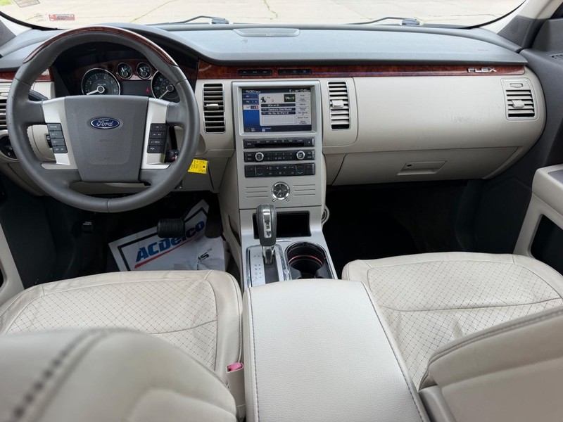 Ford Flex Vehicle Full-screen Gallery Image 12