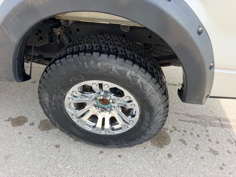 Ford F-150 Vehicle Full-screen Gallery Image 6