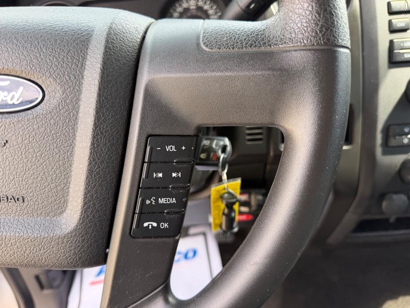 Ford F-150 Vehicle Full-screen Gallery Image 11