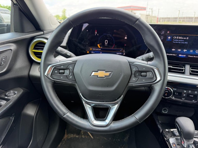 Chevrolet Trax Vehicle Full-screen Gallery Image 9