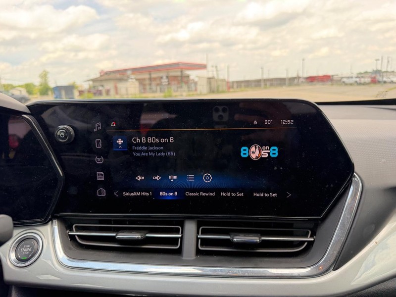 Chevrolet Trax Vehicle Full-screen Gallery Image 12