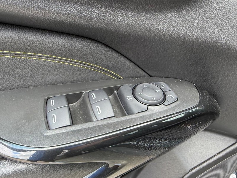Chevrolet Trax Vehicle Full-screen Gallery Image 15