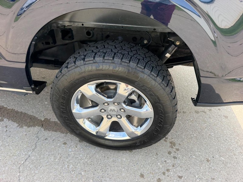 Ford F-150 Vehicle Full-screen Gallery Image 6