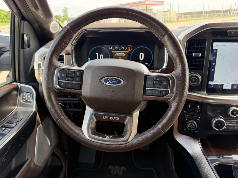 Ford F-150 Vehicle Full-screen Gallery Image 10