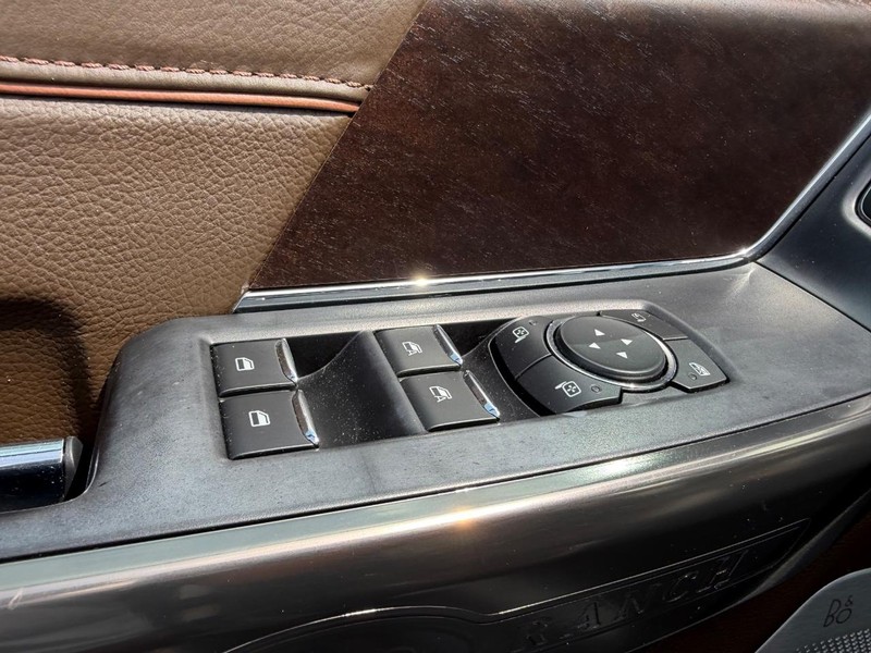 Ford F-150 Vehicle Full-screen Gallery Image 17