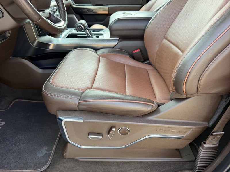 Ford F-150 Vehicle Full-screen Gallery Image 20