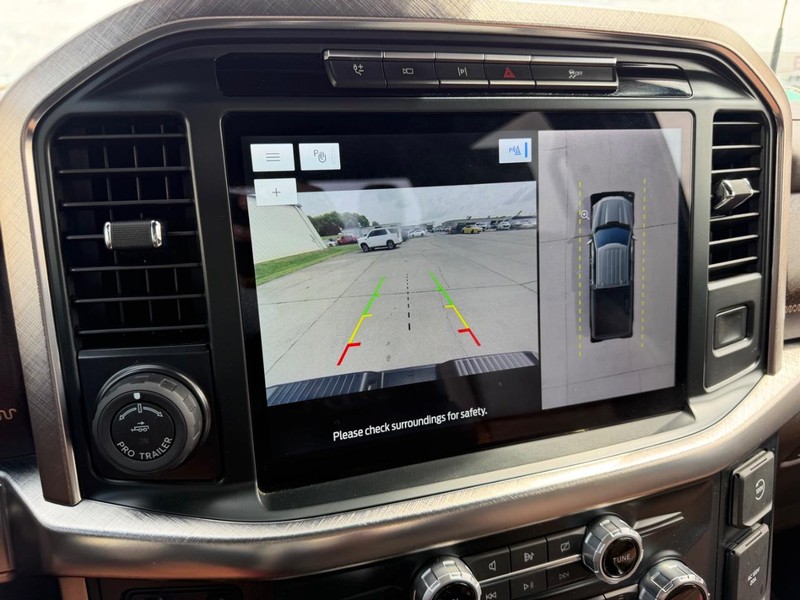 Ford F-150 Vehicle Full-screen Gallery Image 23