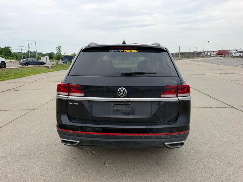 Volkswagen Atlas Vehicle Full-screen Gallery Image 4
