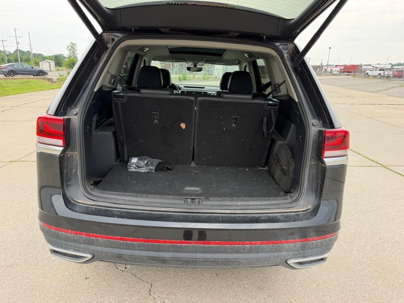Volkswagen Atlas Vehicle Full-screen Gallery Image 5